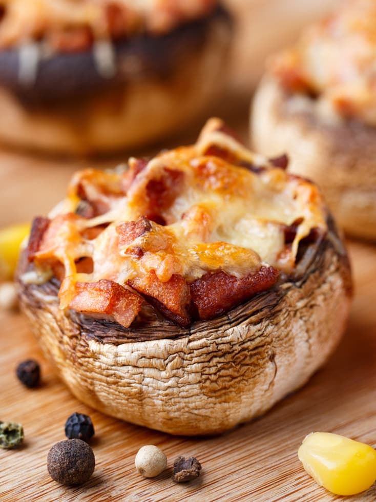 CHAMPIÑONES RELLENOS DE JAMÓN Y QUESO